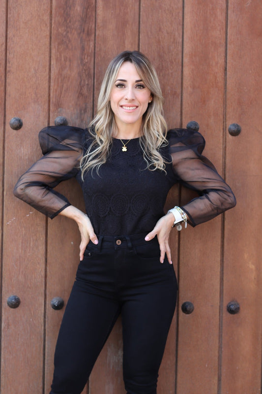Blusa de manga larga con manga transparente