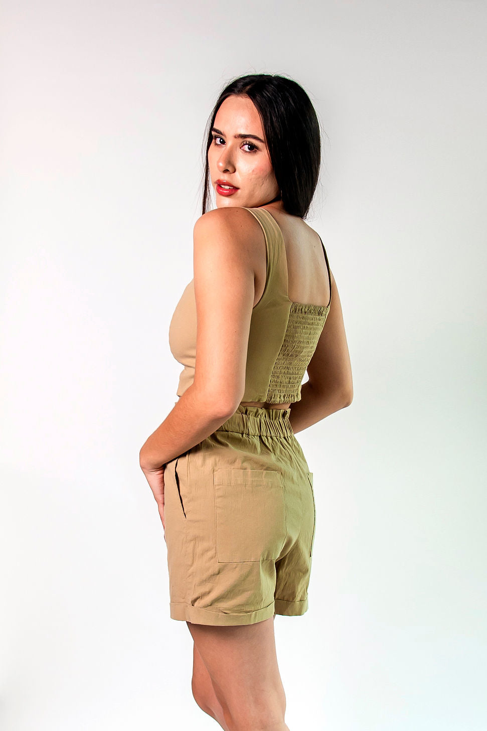Short con botones al frente