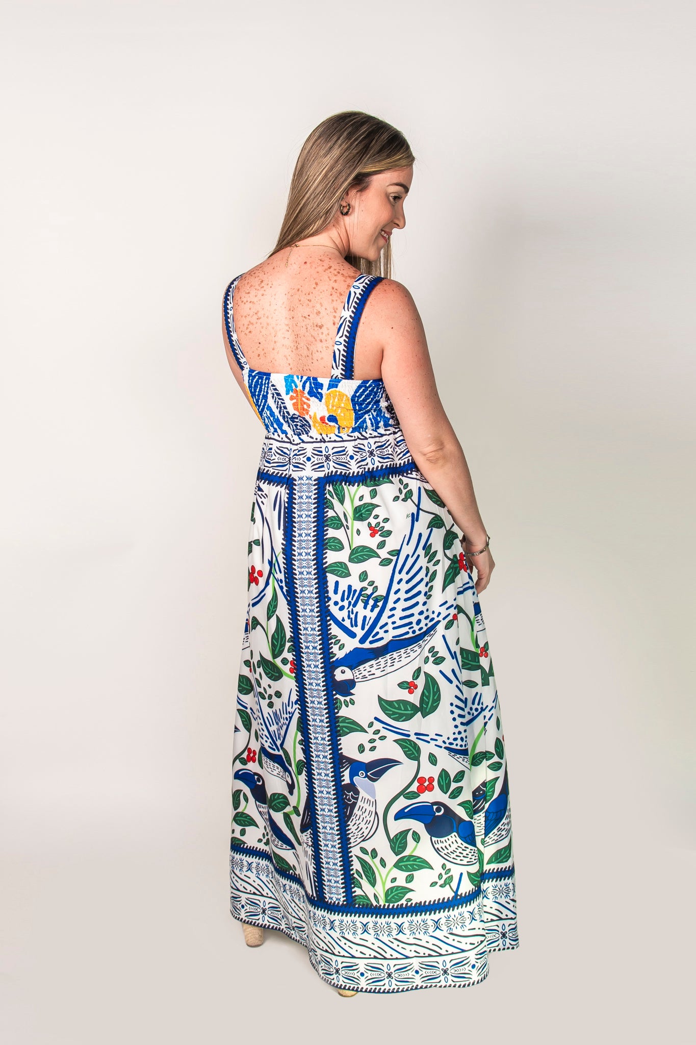 Vestido de tirante con estampado de guacamaya Sd5652