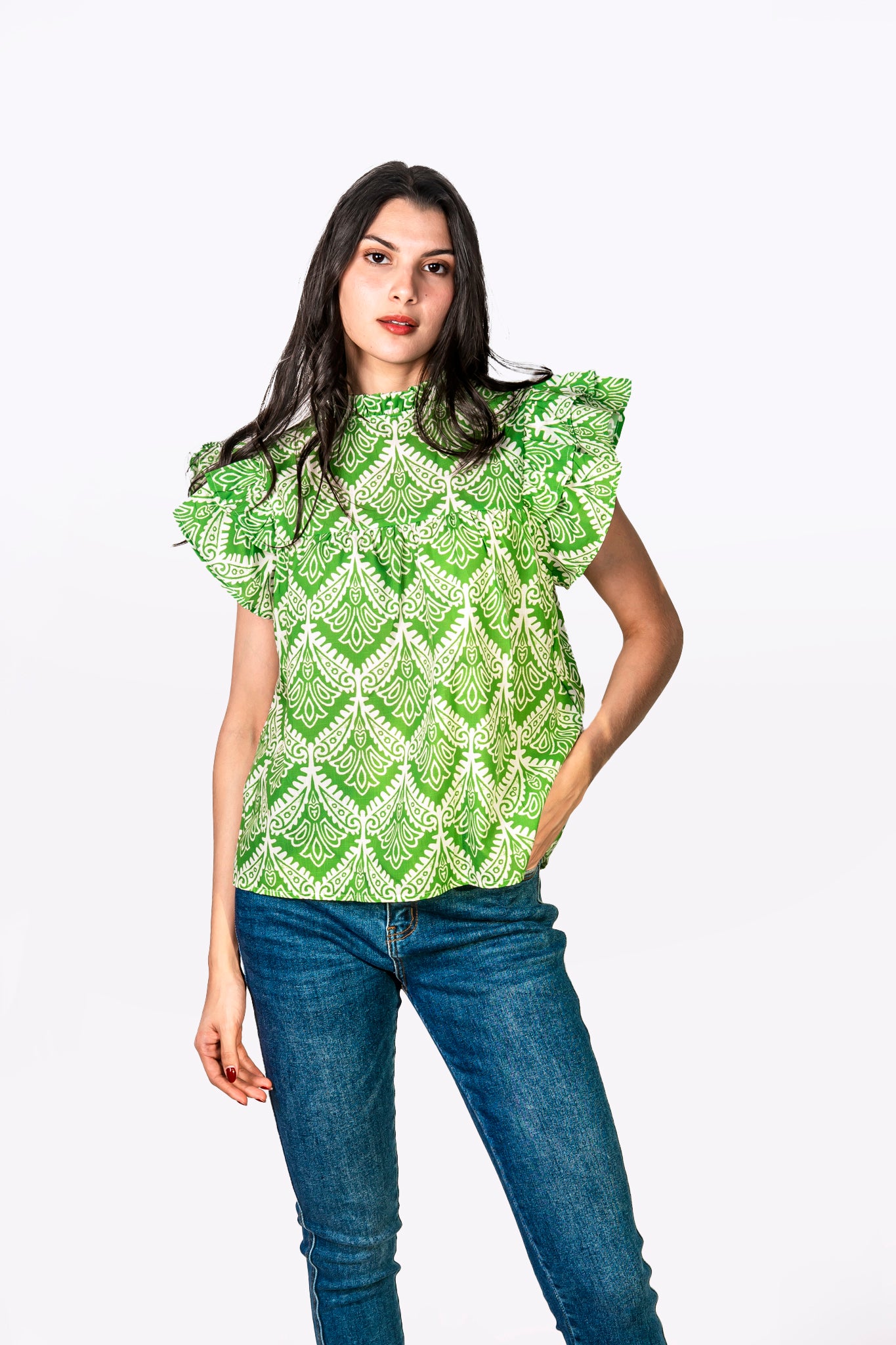 Blusa con detalle en manga y cuello alto verde con blanco It13461