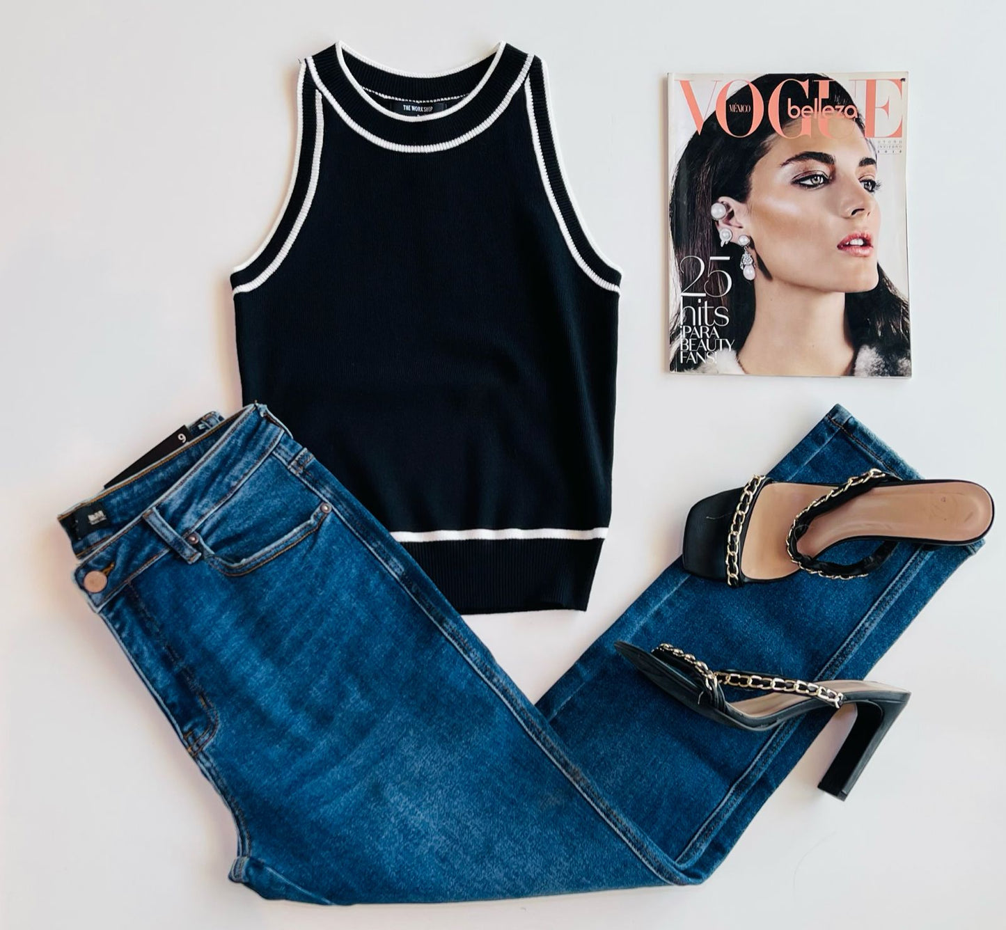 Blusa sin manga con detalle de linea en las orillas Tw1447