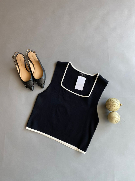 BSET034 BLASHE Blusa sin Manga con Orilla Blanca