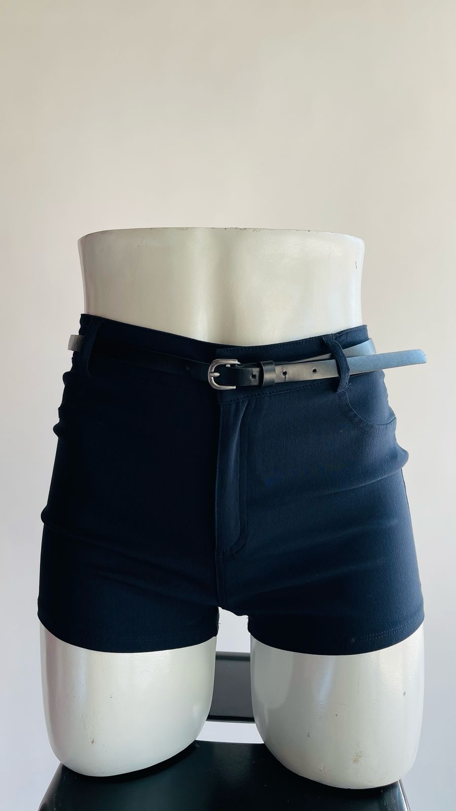 Short de gabardina con cinturon