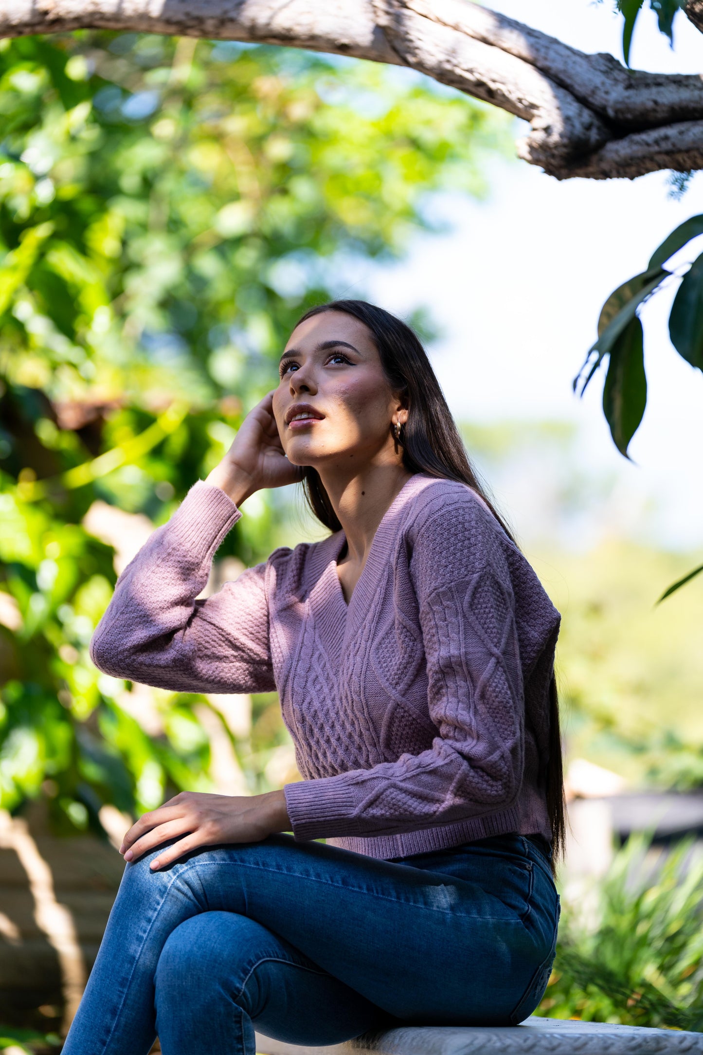 Sweater tejido con detalle en la parte de atras