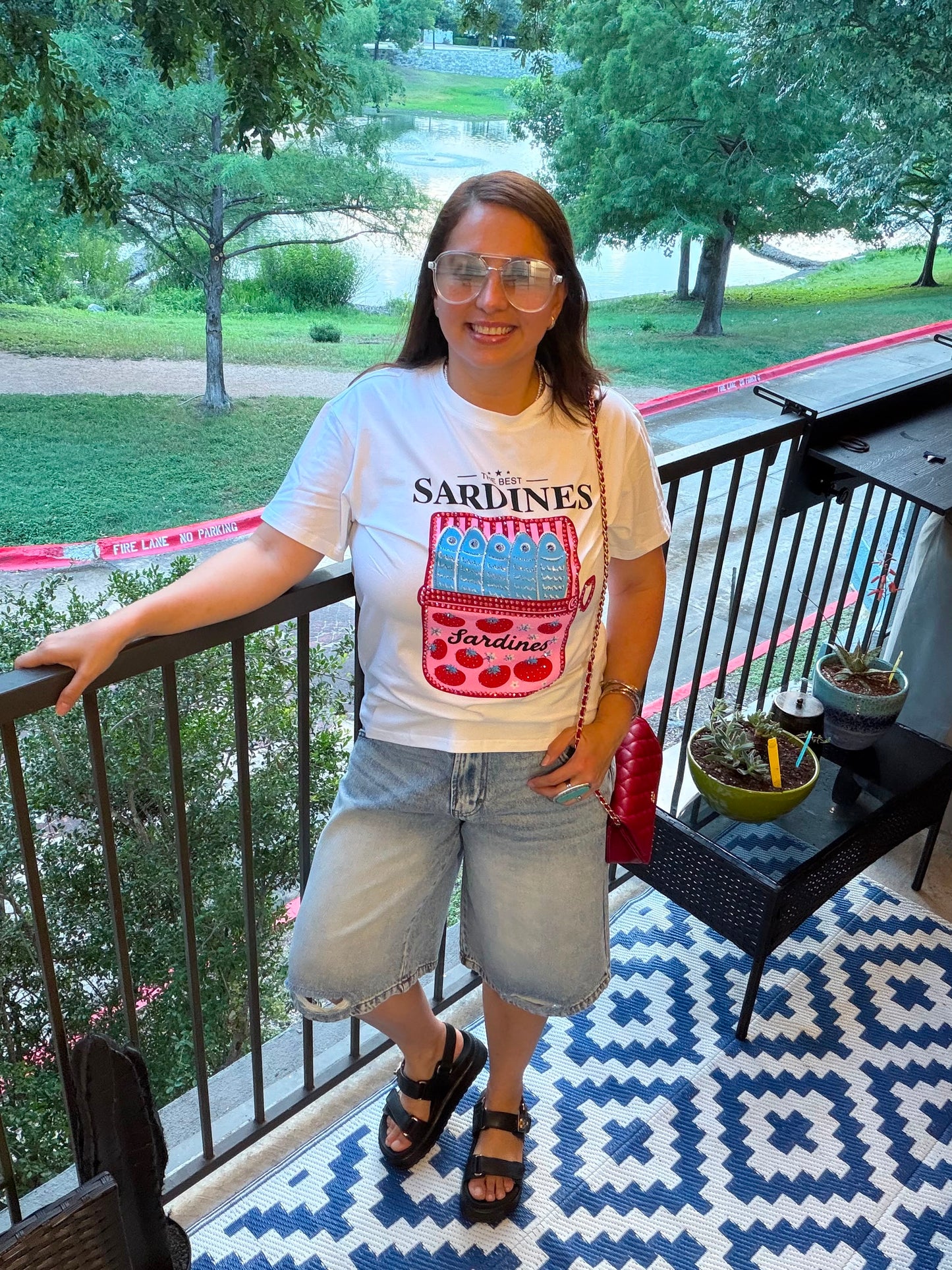 Over Appareal Playera con estampado de Sardinas T9008