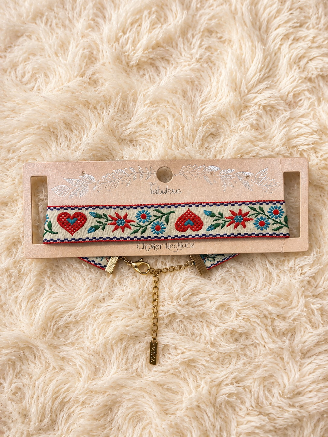 Choker bordado con diseño de corazones MS6931