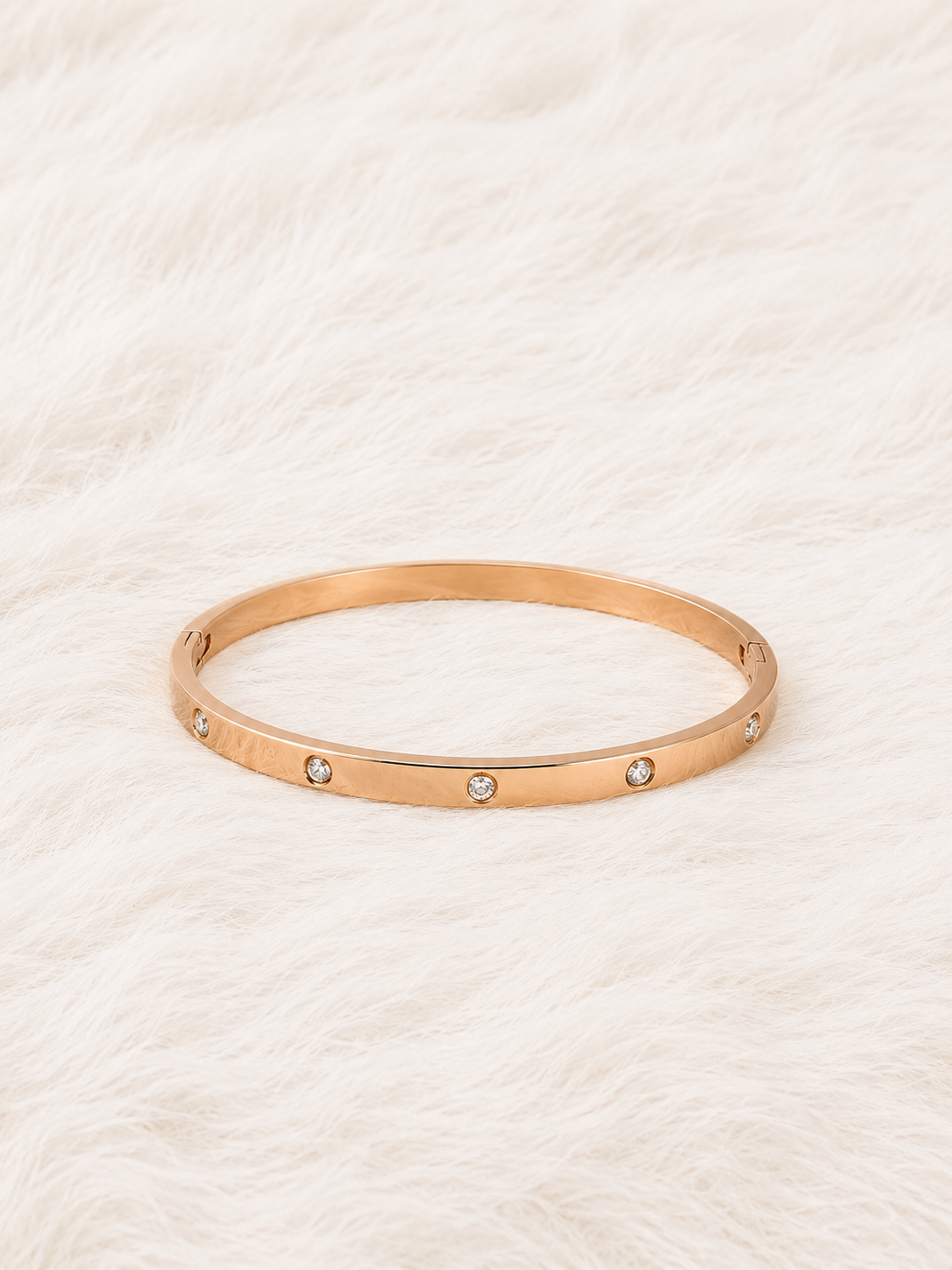 Brazalete con Pedrería Dorado BS4028RG
