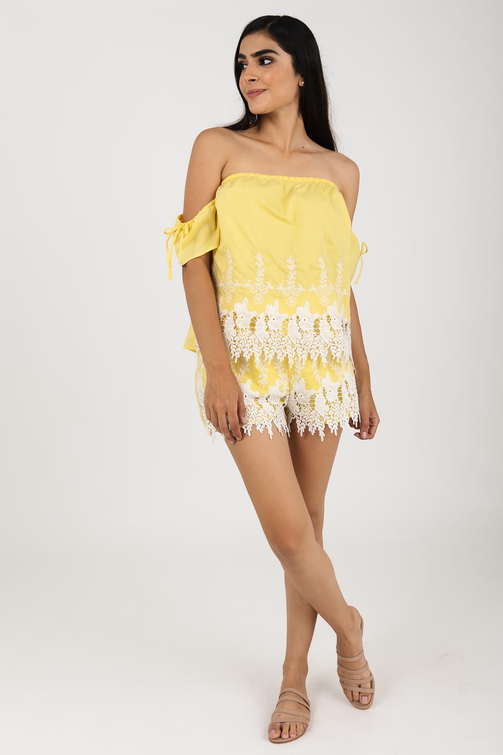 Blusa al hombro con crochet en la parte abajo