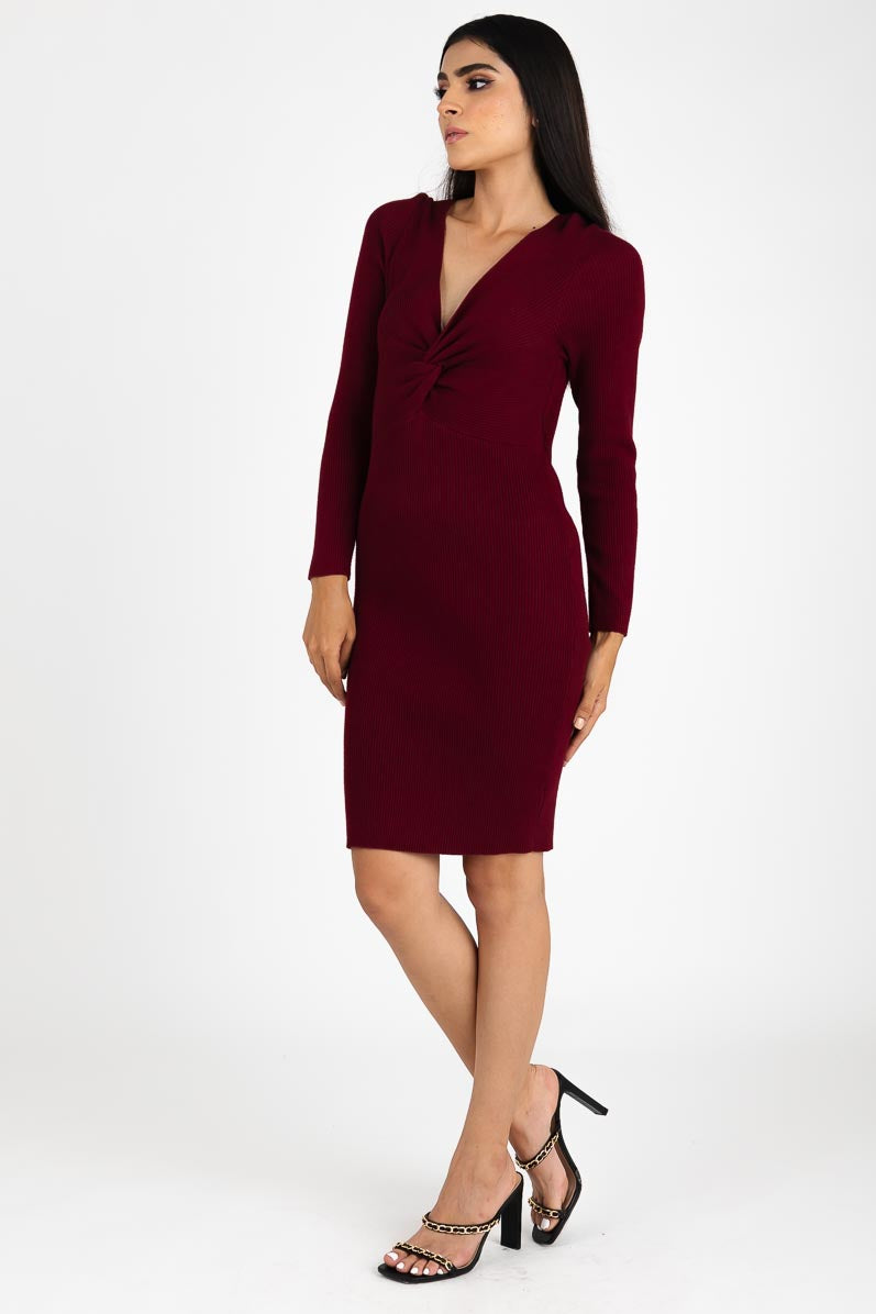 Vestido con twist al frente y manga larga