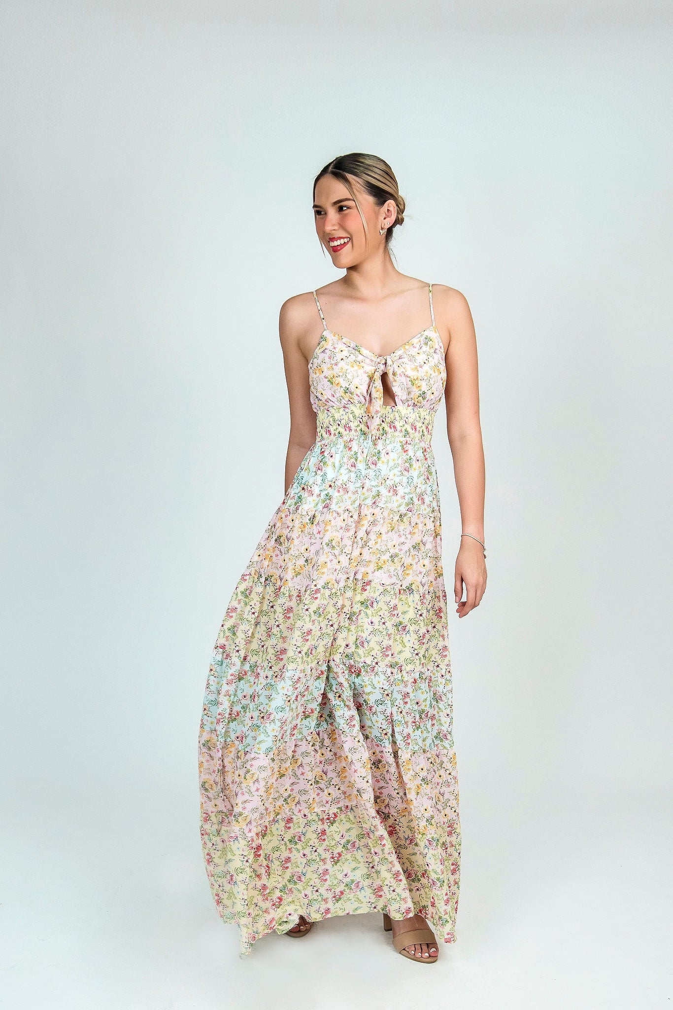 Vestido de tirantes con estampado de flores