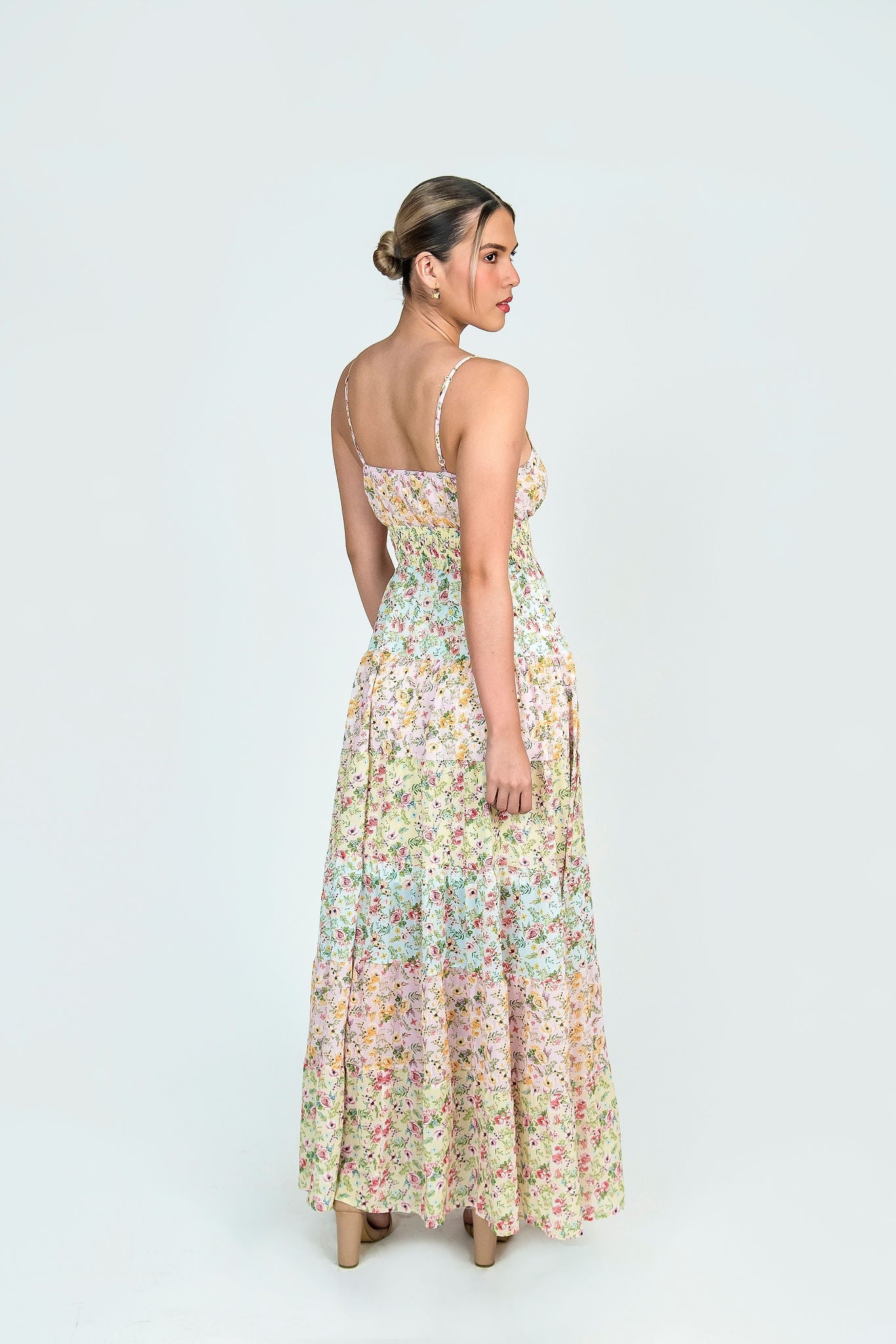 Vestido de tirantes con estampado de flores