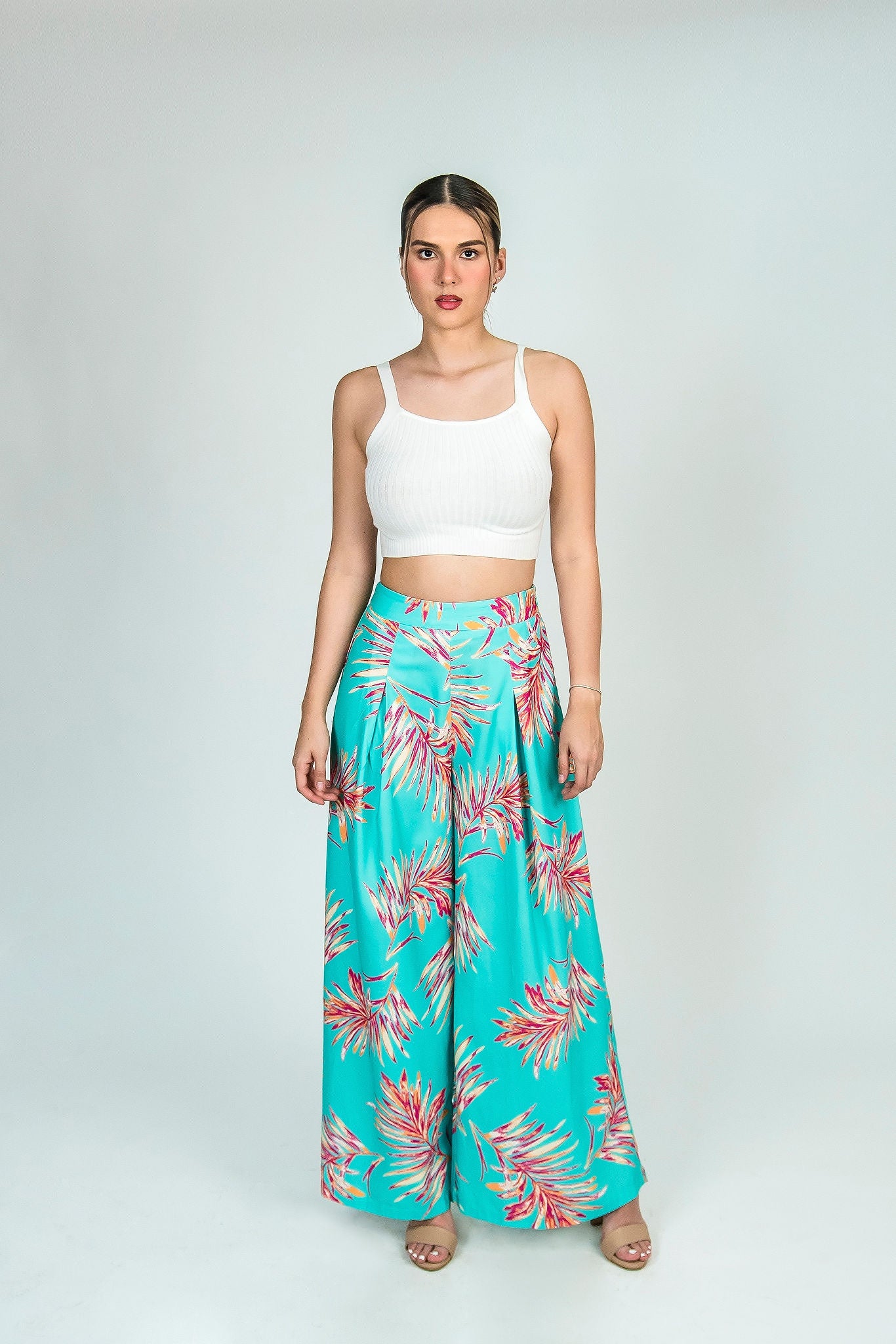 Pantalón pata ancha estampado palmas