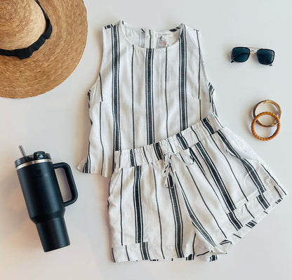 Short de lino blanco con rayas negras Cr2549-b