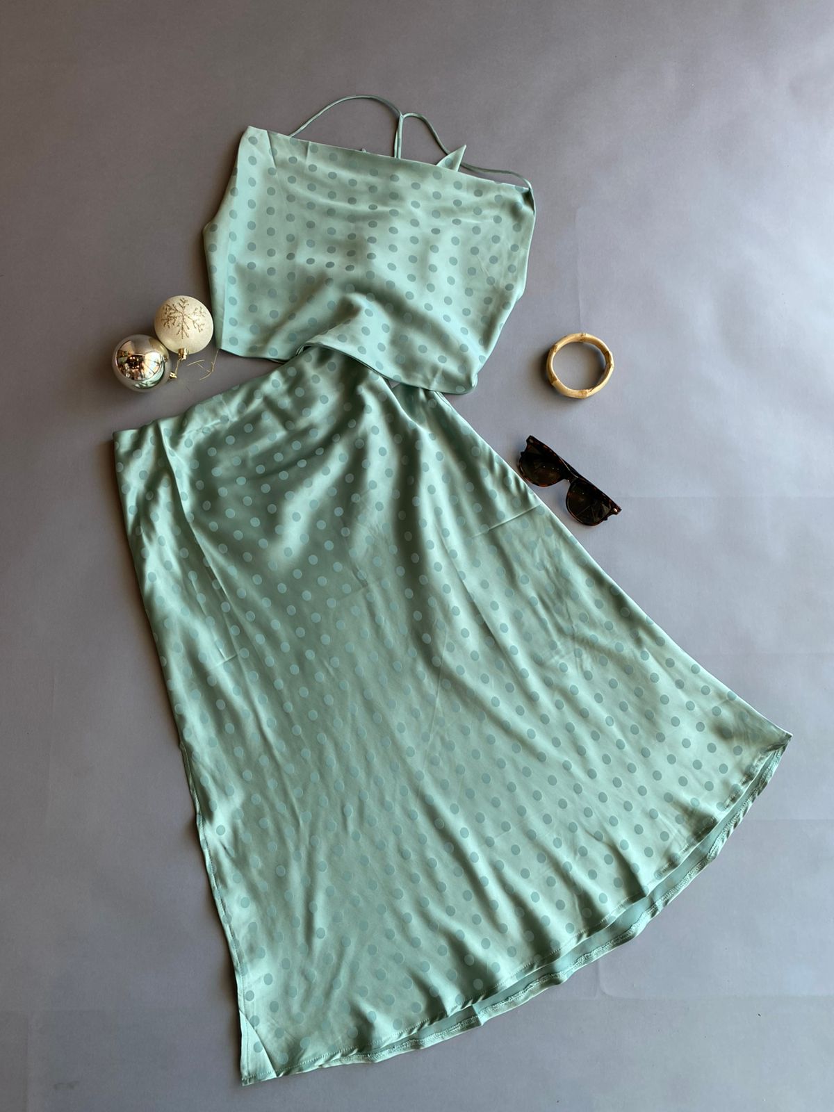 TK7074 EE SOME Conjunto de Top y Falta Satinada con Abertura Rosa