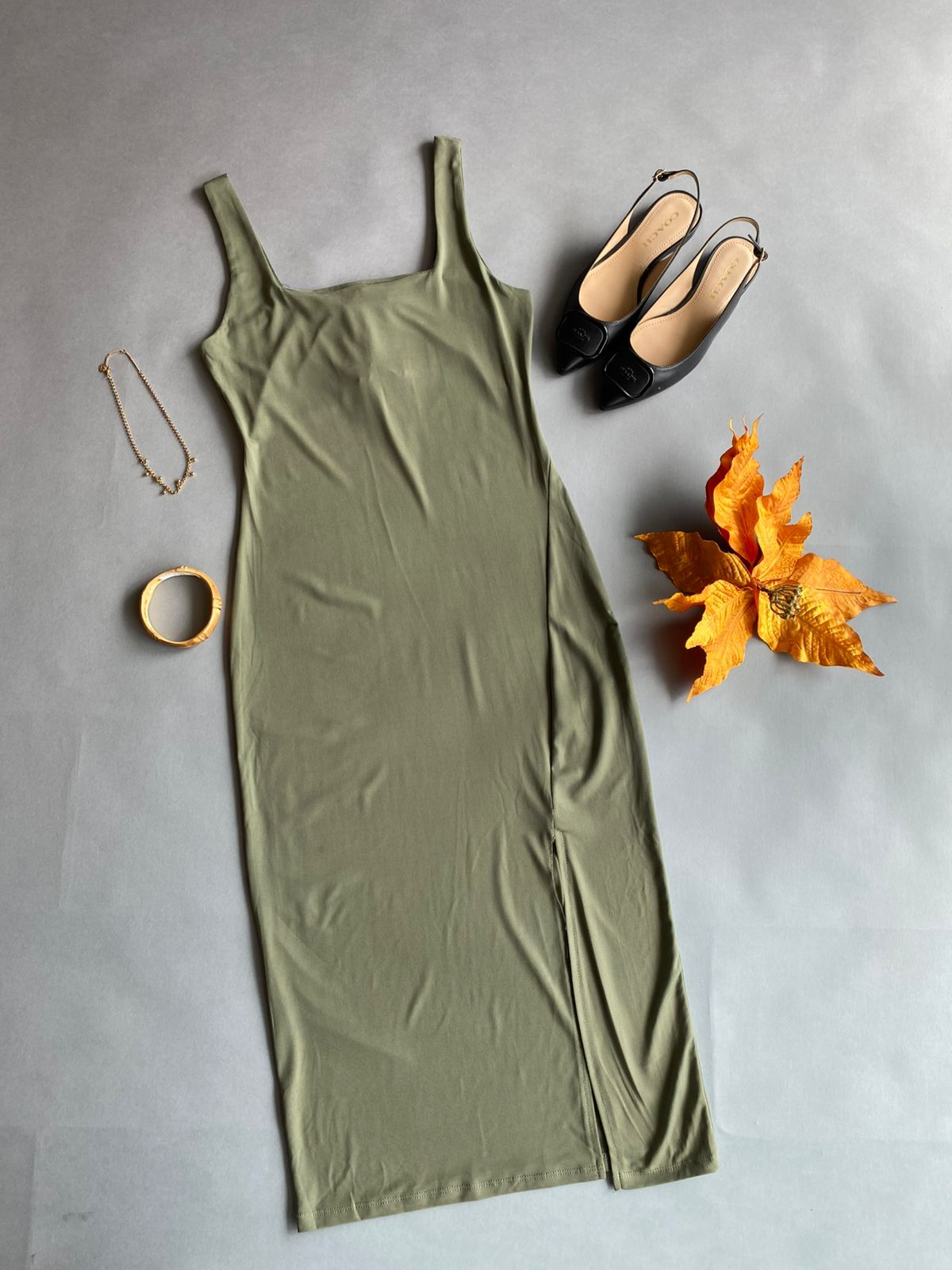 74950 AMBIANCE Vestido Verde Olivo Largo con Abertura en Pierna