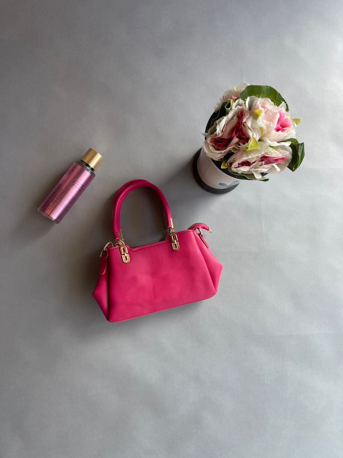 6640 Bolsa Pequeña de Mano con 3 Separadores y Detalle de Piedritas