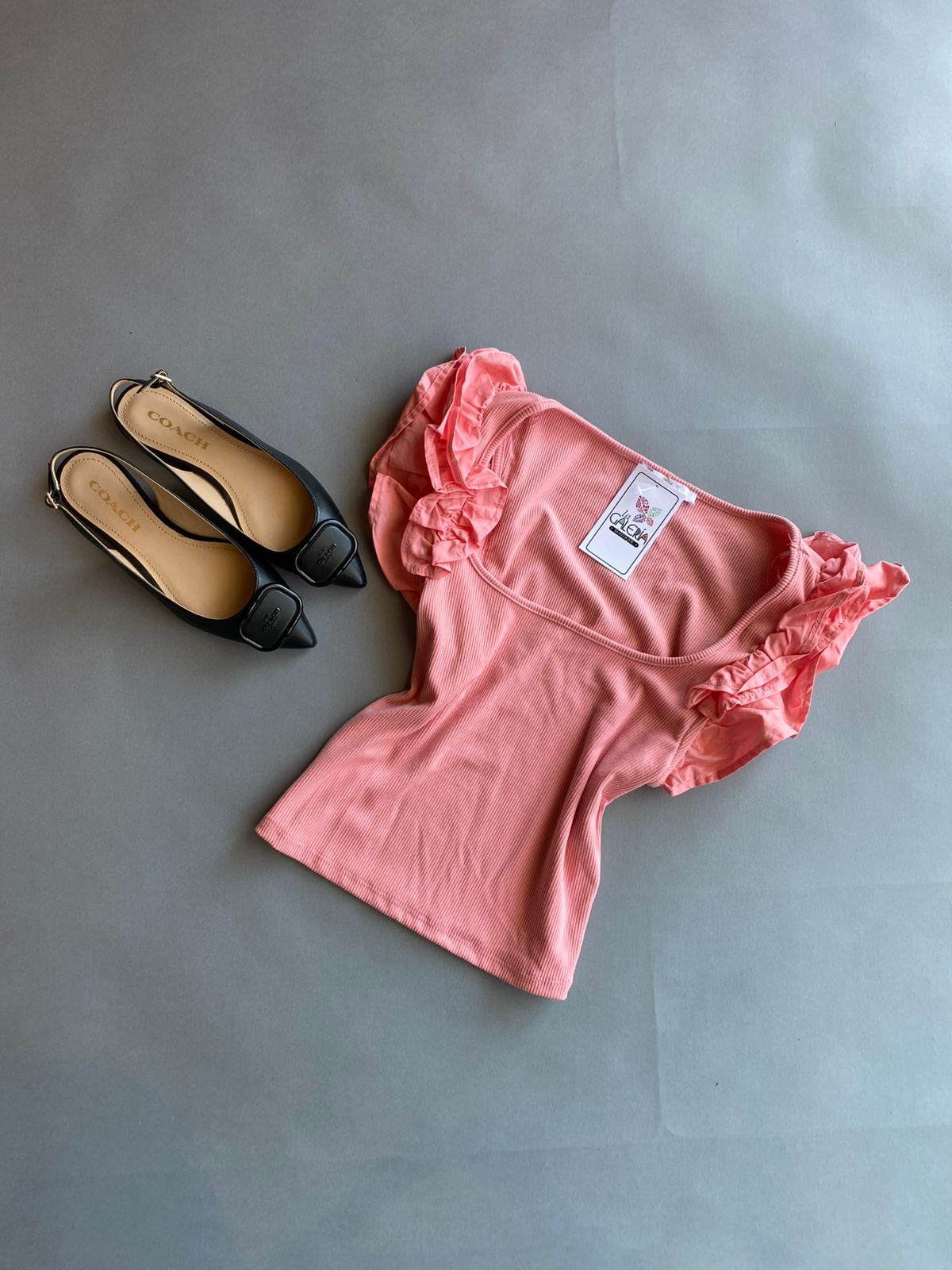 IT92958 IRIS Blusa básica con olanes en manga