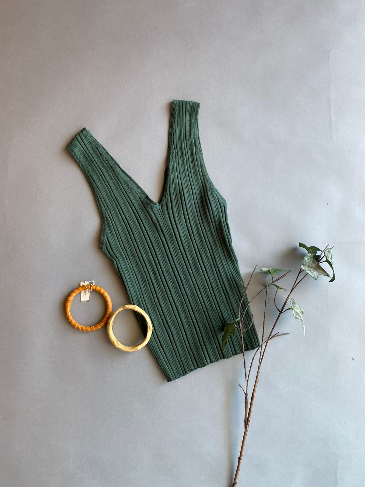 TW1389 THE WORD SHOP Blusa Básica de Tirante Grueso