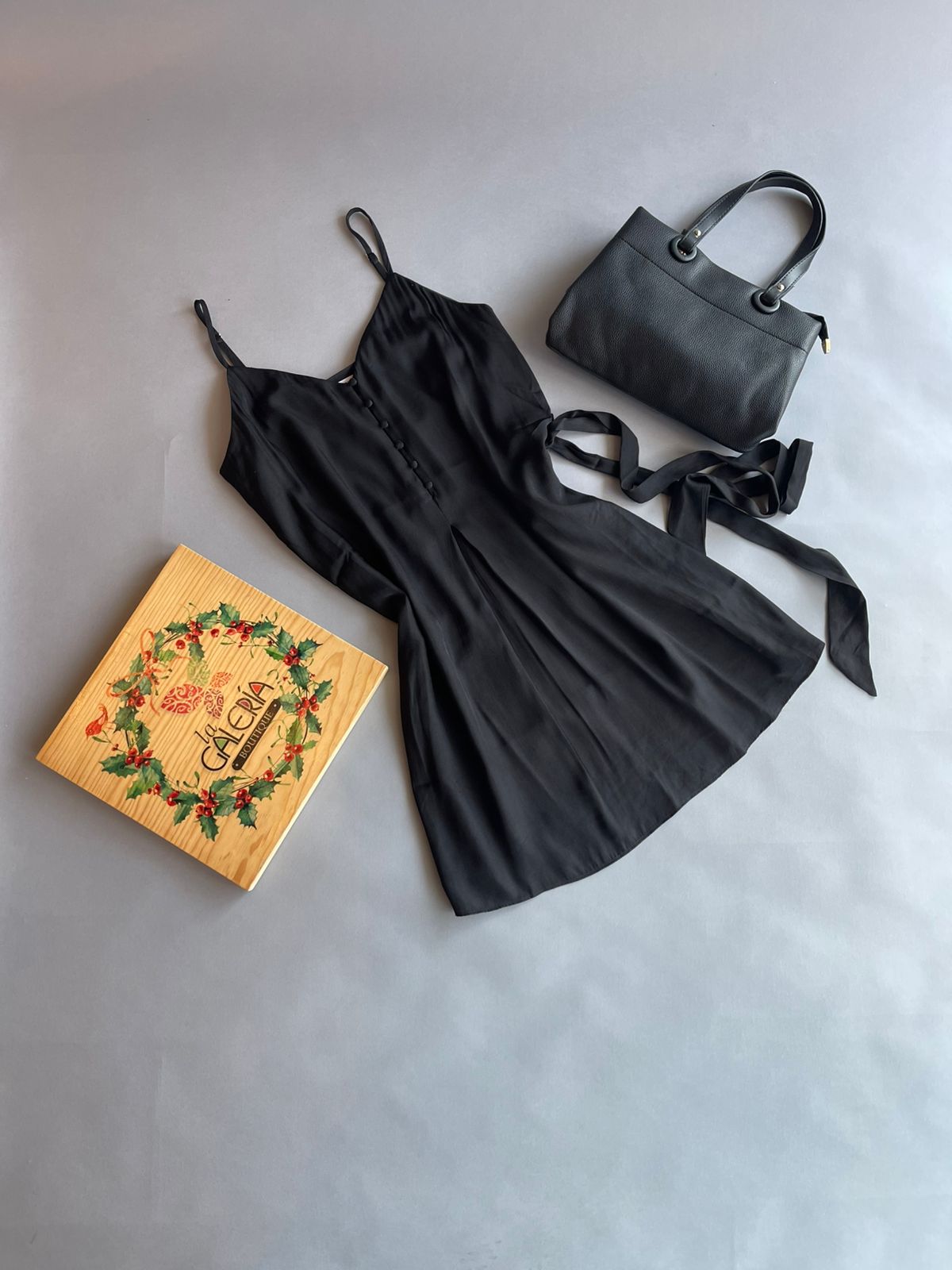 OD112814 NAKED ZEBRA Vestido Corto Negro de Tirante con Botones