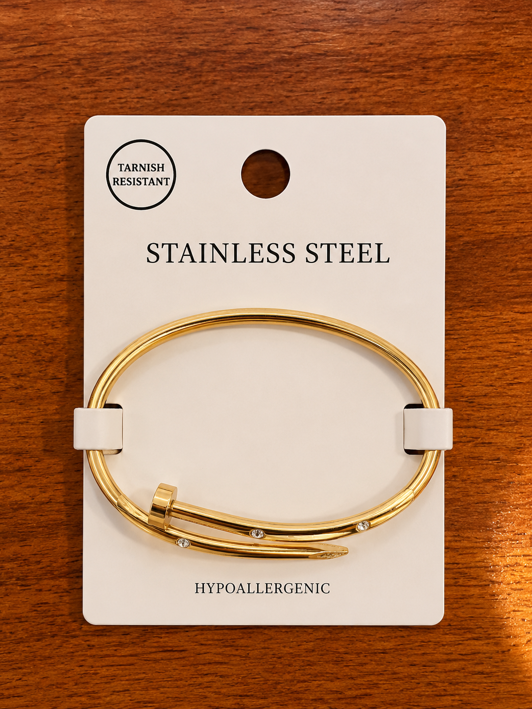 Brazalete Estilo Car con Clavo Dorada BS753GD