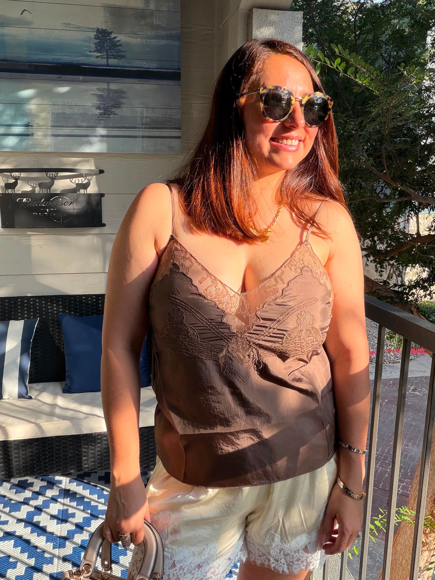 Beige Botany Blusa de satín de tirante con encaje arriba M0033T