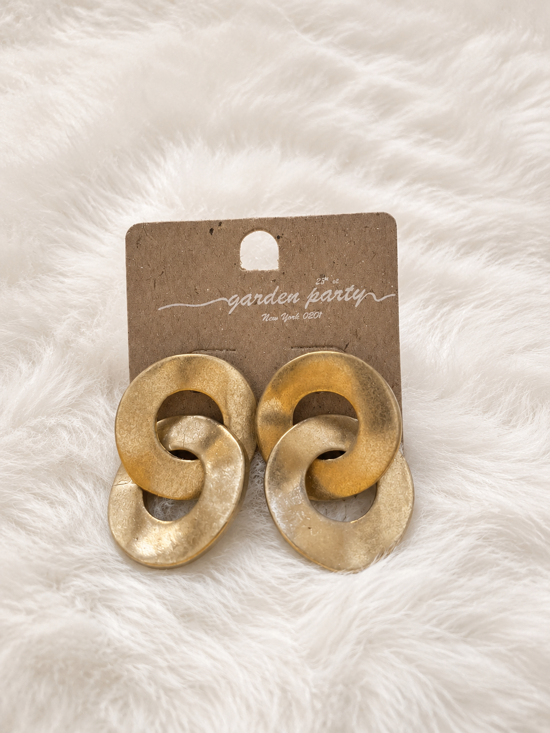 Aretes dorados circulares GUE3497