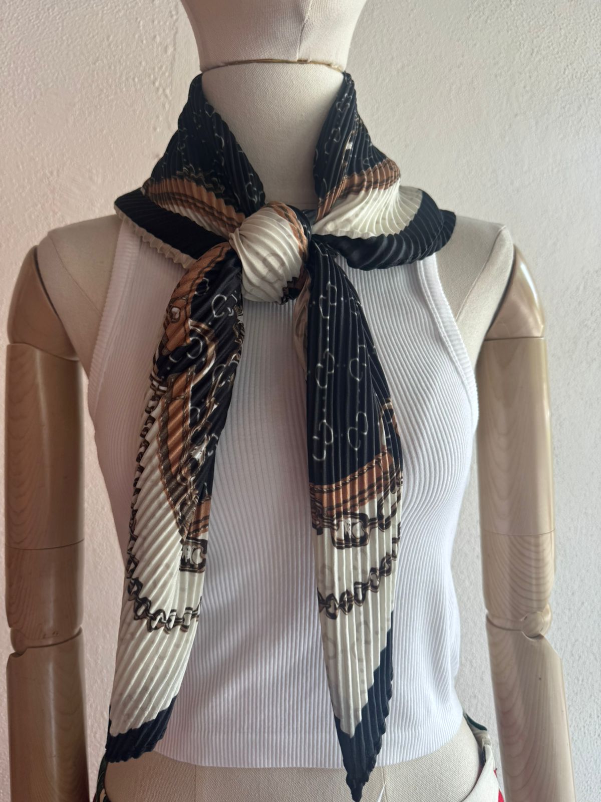 Bufanda de Tela con dobladillo Negra y blanco AS-807